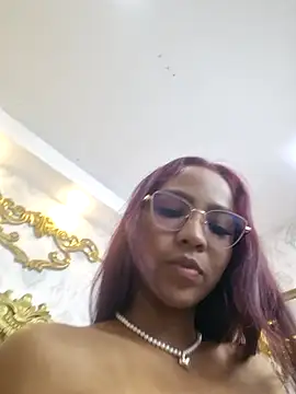 LucyLeah online show from November 18, 2025, 12:19 pm