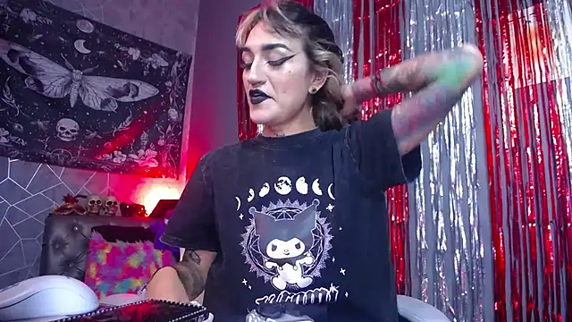 amelierouss online show from May 6, 2026, 10:58 pm