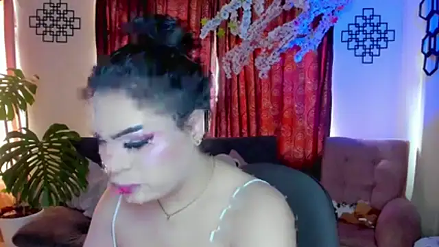 Snapshot of linda_zaam83866 chatting on June 18, 2026, 7:41 pm linda zaam83866 online show from June 18, 2026, 7:41 pm