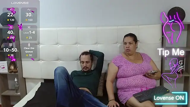 Candy and Jh0n online show from September 12, 2025, 3:50 am