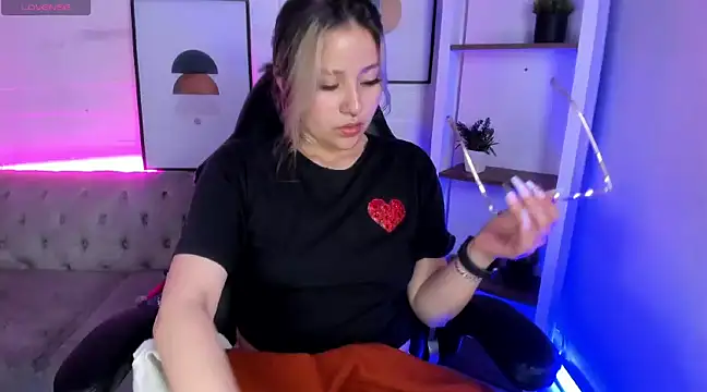 Snapshot of Aliiceyong chatting on February 27, 2025, 8:46 am Aliiceyong online show from February 27, 2025, 8:46 am