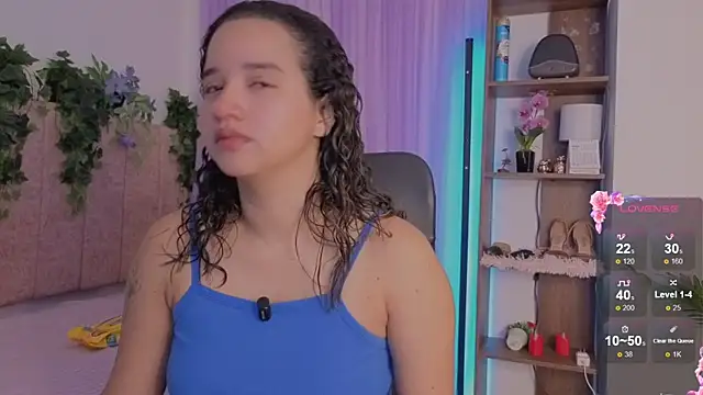 emilyrouxe online show from April 17, 2026, 3:04 pm