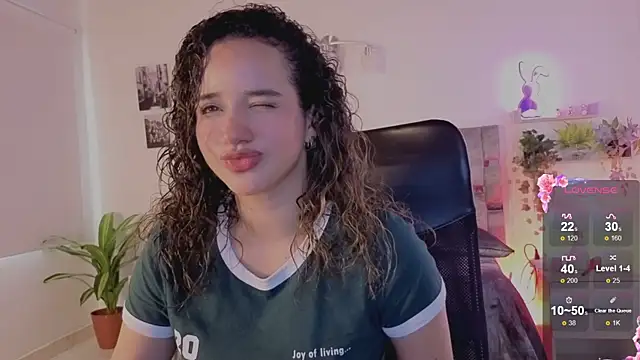 Snapshot of emilyrouxe chatting on July 18, 2026, 4:15 pm emilyrouxe online show from July 18, 2026, 4:15 pm