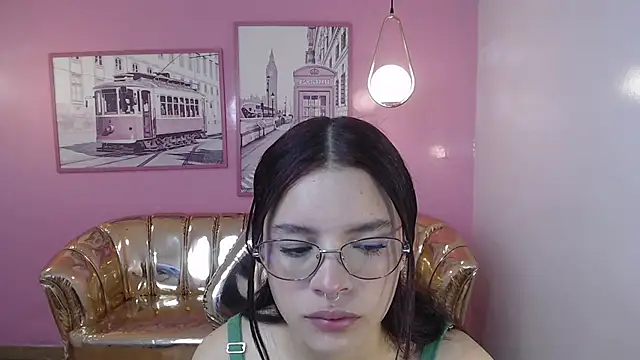 tessa t online show from January 17, 2025, 10:44 am