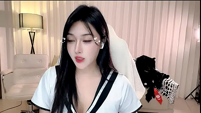 K-moumou online show from November 10, 2025, 3:17 pm