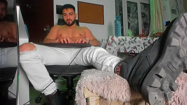 welcometo hell online show from December 17, 2025, 11:32 pm