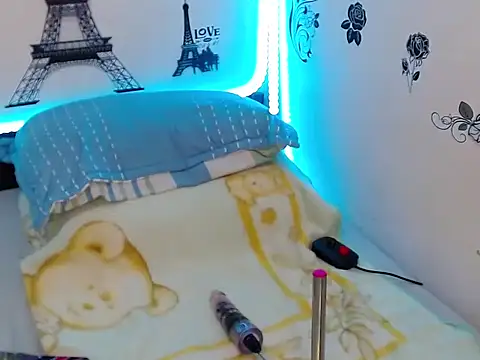 Lunaxx21 online show from November 5, 2025, 2:47 am