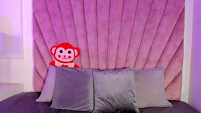 EmmaBecket2 online show from February 13, 2026, 7:58 pm