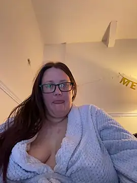 Snapshot of Foxy_Evie40XO chatting on December 24, 2024, 11:22 pm Foxy Evie40XO online show from December 24, 2024, 11:22 pm