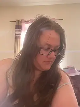 Snapshot of Foxy_Evie40XO chatting on July 5, 2026, 7:37 am Foxy Evie40XO online show from July 5, 2026, 7:37 am