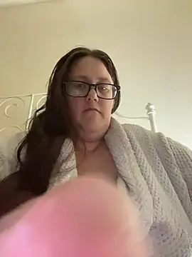 Snapshot of Foxy_Evie40XO chatting on January 5, 2025, 8:42 pm Foxy Evie40XO online show from January 5, 2025, 8:42 pm