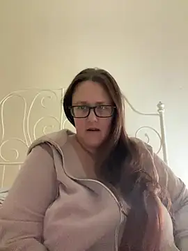 Snapshot of Foxy_Evie40XO chatting on February 7, 2025, 11:01 am Foxy Evie40XO online show from February 7, 2025, 11:01 am