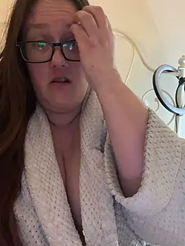 Snapshot of Foxy_Evie40XO chatting on February 17, 2025, 11:44 am Foxy Evie40XO online show from February 17, 2025, 11:44 am