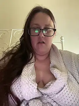 Snapshot of Foxy_Evie40XO chatting on January 14, 2025, 7:32 pm Foxy Evie40XO online show from January 14, 2025, 7:32 pm
