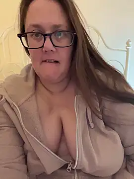Snapshot of Foxy_Evie40XO chatting on February 5, 2025, 10:19 am Foxy Evie40XO online show from February 5, 2025, 10:19 am