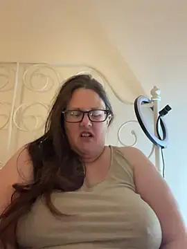 Snapshot of Foxy_Evie40XO chatting on March 5, 2025, 10:55 am Foxy Evie40XO online show from March 5, 2025, 10:55 am