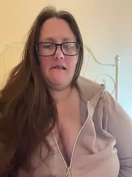 Snapshot of Foxy_Evie40XO chatting on February 7, 2025, 6:24 pm Foxy Evie40XO online show from February 7, 2025, 6:24 pm