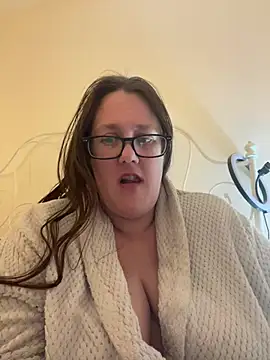 Snapshot of Foxy_Evie40XO chatting on March 3, 2025, 8:00 pm Foxy Evie40XO online show from March 3, 2025, 8:00 pm