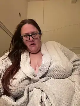 Snapshot of Foxy_Evie40XO chatting on January 13, 2025, 5:23 am Foxy Evie40XO online show from January 13, 2025, 5:23 am