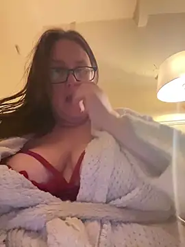 Snapshot of Foxy_Evie40XO chatting on January 1, 2025, 12:32 am Foxy Evie40XO online show from January 1, 2025, 12:32 am