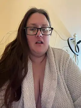 Snapshot of Foxy_Evie40XO chatting on February 17, 2025, 4:06 pm Foxy Evie40XO online show from February 17, 2025, 4:06 pm