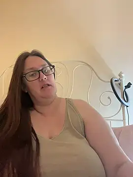 Snapshot of Foxy_Evie40XO chatting on March 4, 2025, 10:13 am Foxy Evie40XO online show from March 4, 2025, 10:13 am