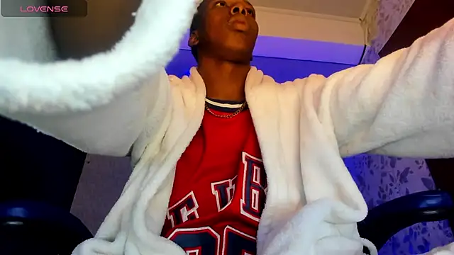 Snapshot of JD_THEBABY chatting on February 27, 2025, 12:45 pm JD THEBABY online show from February 27, 2025, 12:45 pm