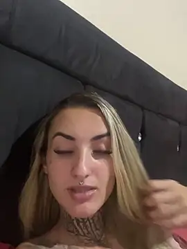 Snapshot of hotskinny1 chatting on March 2, 2025, 6:03 pm hotskinny1 online show from March 2, 2025, 6:03 pm