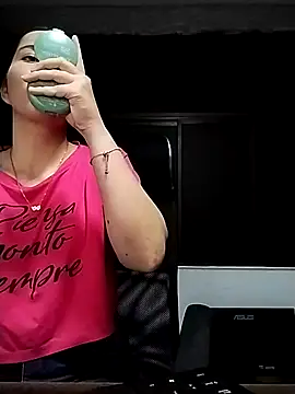 Lucianaferro  online show from October 3, 2025, 10:06 am