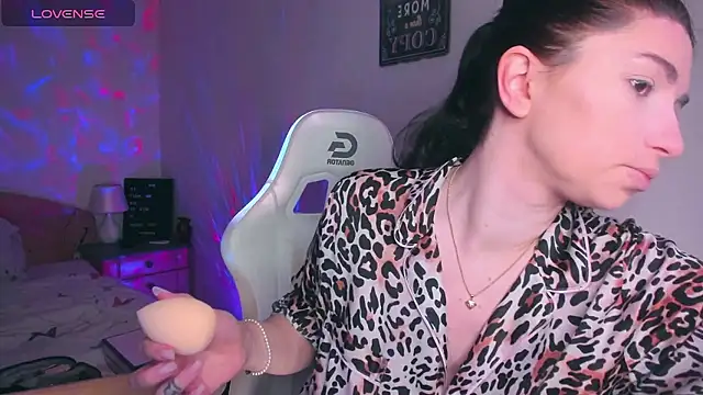 AdellaLoveX online show from January 14, 2026, 5:55 am