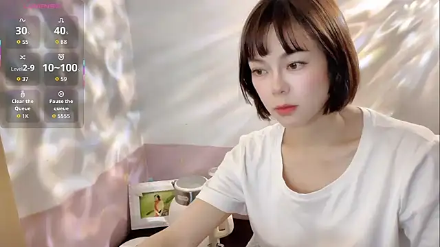 Linda-LL online show from October 20, 2025, 6:04 am