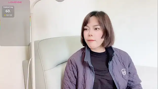 Linda-LL online show from December 2, 2025, 5:31 am