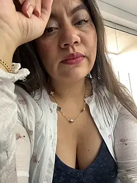 Iam  Cristal online show from February 11, 2026, 9:14 pm