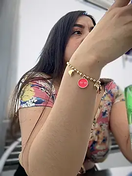 Iam  Cristal online show from November 26, 2025, 9:37 pm