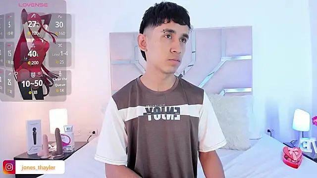 Thayler jones online show from December 2, 2025, 12:07 pm