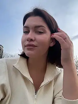 KikiWatson online show from November 20, 2025, 7:09 am