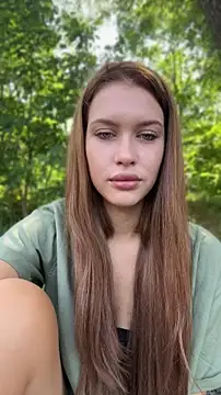 Snapshot of KikiWatson chatting on June 19, 2026, 7:14 am KikiWatson online show from June 19, 2026, 7:14 am