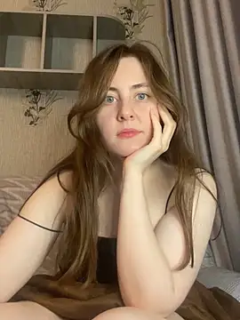 Snapshot of Topvi_ chatting on February 13, 2025, 3:56 pm Topvi  online show from February 13, 2025, 3:56 pm