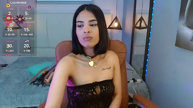 AlessiaVal  online show from March 14, 2025, 12:18 pm