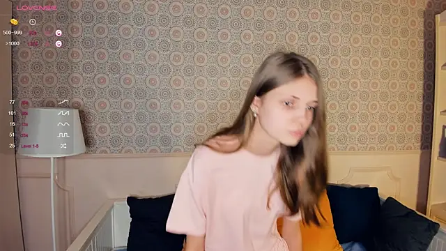 GlennaArras online show from December 6, 2024, 2:22 pm