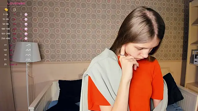 GlennaArras online show from December 11, 2024, 8:36 am