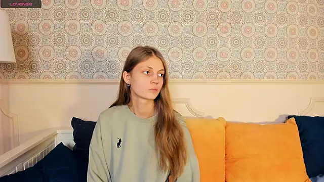 GlennaArras online show from December 7, 2024, 11:23 am