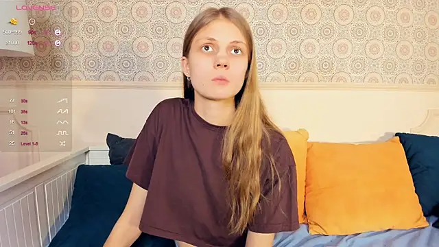 GlennaArras online show from December 8, 2024, 10:41 am