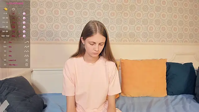 GlennaArras online show from December 12, 2024, 2:55 pm