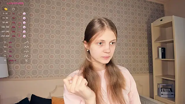 GlennaArras online show from December 17, 2024, 7:28 am