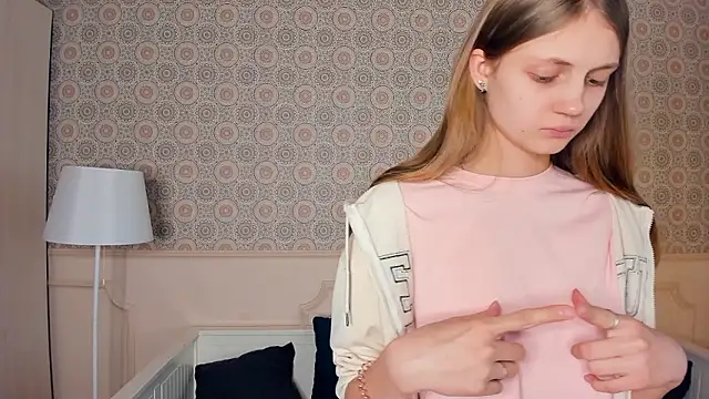 GlennaArras online show from December 2, 2024, 11:18 am