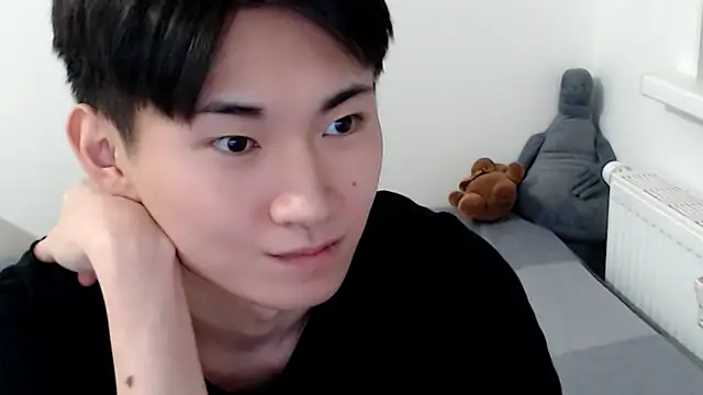 Miram Yu online show from October 15, 2025, 3:05 am