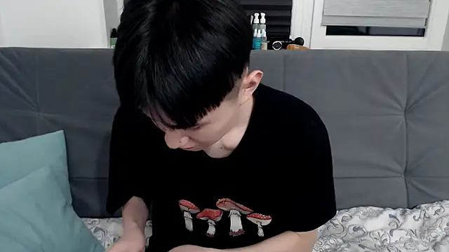 Miram Yu online show from February 9, 2025, 11:57 pm