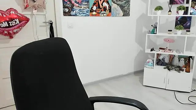 Miram Yu online show from October 27, 2025, 5:14 pm