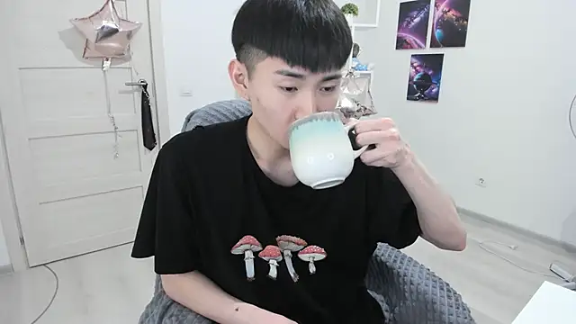 Miram Yu online show from March 22, 2025, 10:59 pm